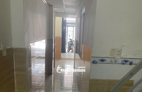 Cho thuê nhà Đặng Thuỳ Trâm, P.13, 4x20m, 1 trệt, 1 lửng, 13tr, TL